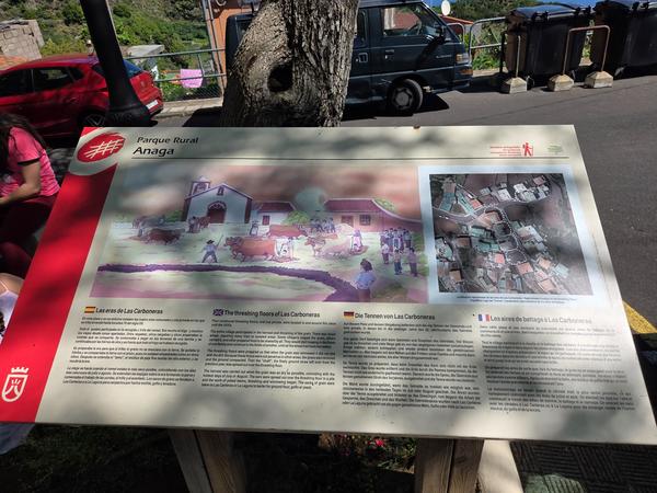 Panel interpretativo sobre las eras de trilla de Las Carboneras.